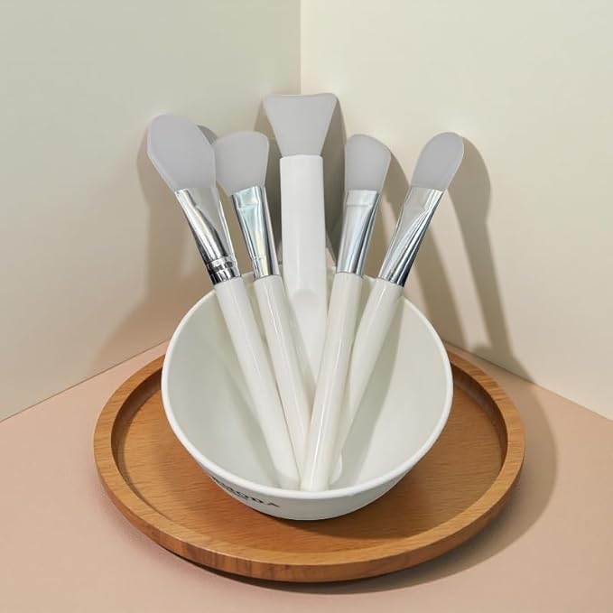 1 Set, 5 Pcs Silicone Mask Applicators, Multiple Silicone Brush Heads, Soft and Flexible, White Color, For Clay Masks, Aloe Vera Gel, Lotion and more