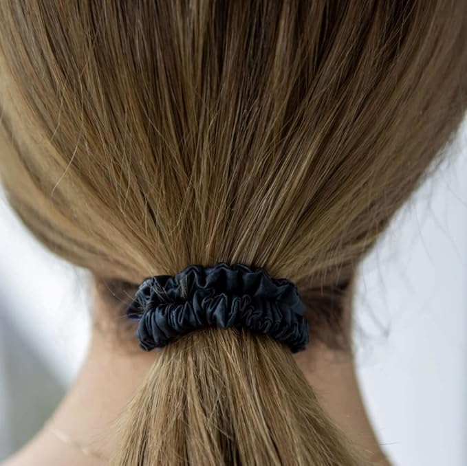 Suncdelv Silk,100% Silk Scrunchies for Hair,22 Momme Hair Ties for Anti-Crease & Breakage,Natural Women Hair Accessories，Fashion Hairbands 4PCS（Black）