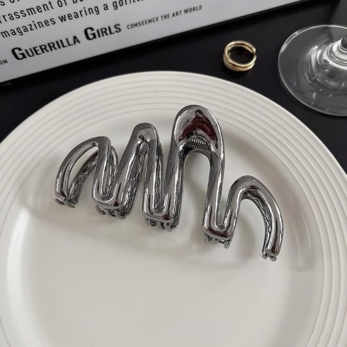 1 Pack Hair Claw Clips for Thick Long Hair, Black Metal Wave with Design Big Jaw Clamps Hair Accessories for Women, Fashion Elegant Wavy Hairgrip No-crease Hair Clips Styling Tools Birthday Gifts