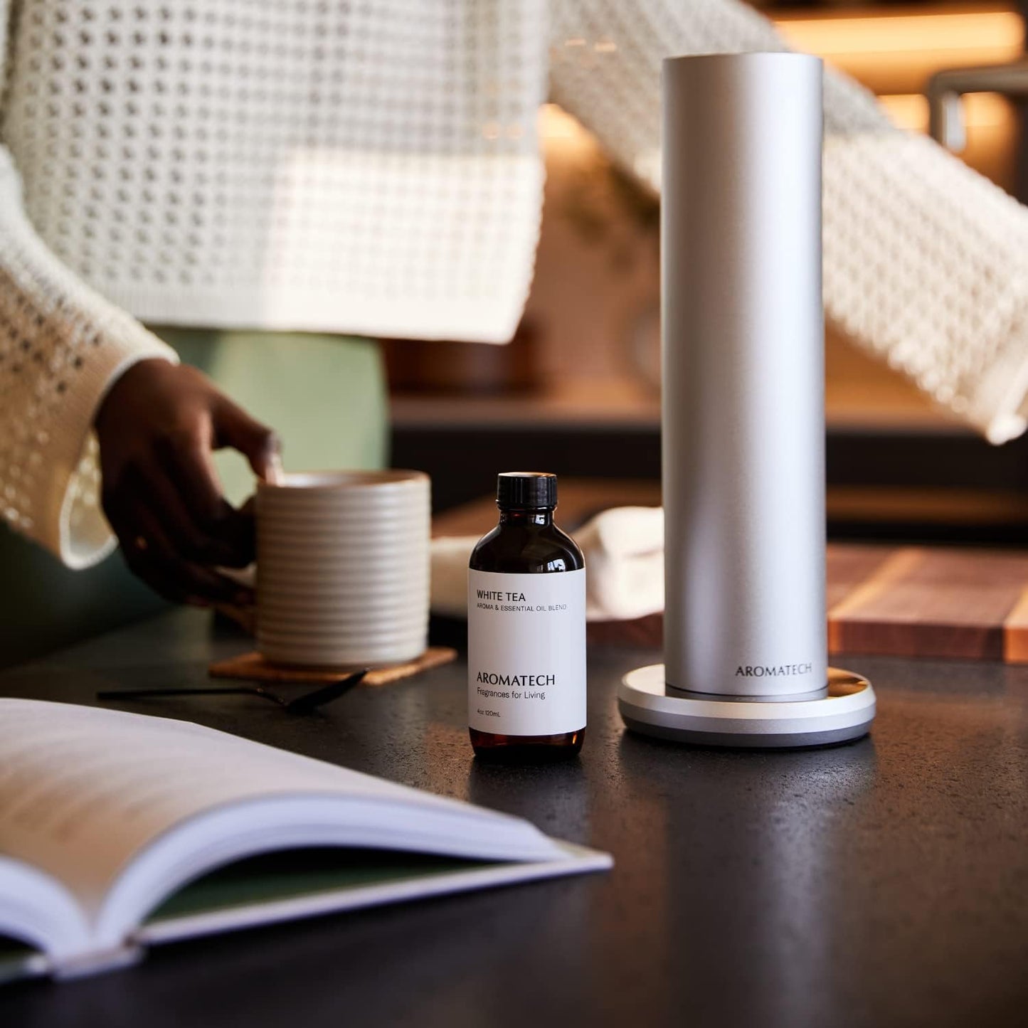 AromaTech White Tea Aroma Essential Oil Blend: Luxury Hotel Inspired Aromatherapy with White Tea, Orange & Palo Santo for Ultrasonic Diffusers & Nebulizers - 4 fl oz, 120 mL