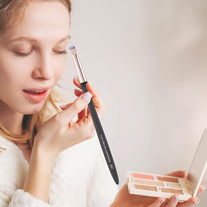 Profusion Cosmetics Flat Precise Eyeshadow Brush - Softens Dramatic Edges & Fine Lines, For Eyeshadow, Eyeliner