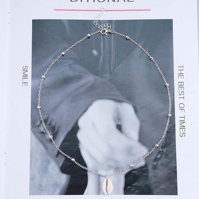 Bohemia Sea Shell Choker Necklace Natural Shell Pendant Necklace Minimalist Cowrie Necklace Silver Satellite Chain Necklace Jewelry for Women and Girls