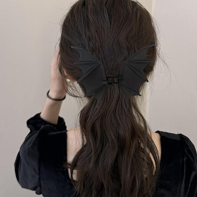 Halloween Bat Hair Clip for Women Gothic Black Bat Wing Metal Claw Clips Goth Accessories Cute Matte Black Barrettes Horror Accessories Halloween Party Favors Supplies Christmas Clips