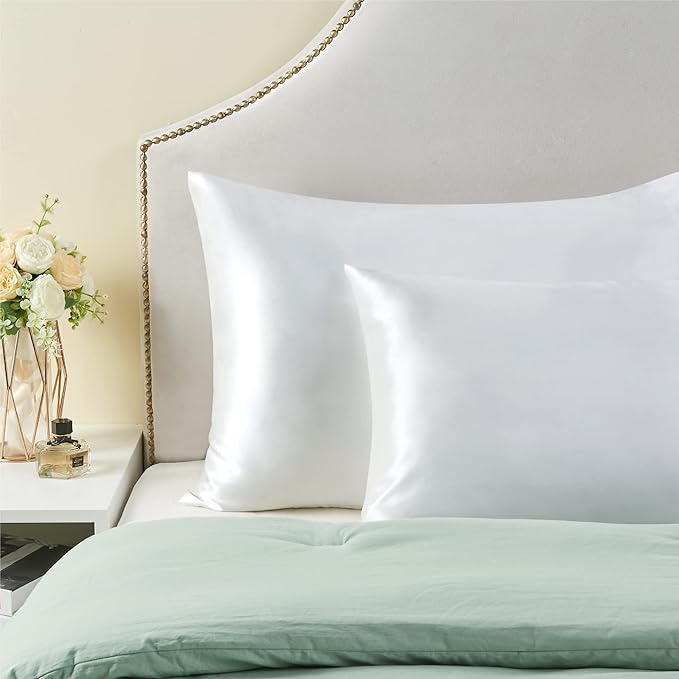BEDELITE Satin Pillowcase with Zipper 4 Pack, White Pillow Cases Standard Size, Super Soft and Cooling Similar to Silk Pillow Cases, Gift for Women Men(20x26 Inches)