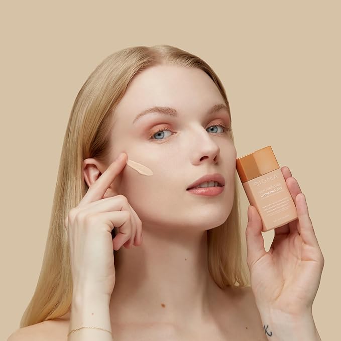 Sigma Beauty Skin Perfector – Hydrating Skin Tint Foundation for Lightweight, Buildable Coverage, With Hyaluronic Acid, Niacinamide Serum, and More (1 Fair Ivory Tint, 1.12oz)