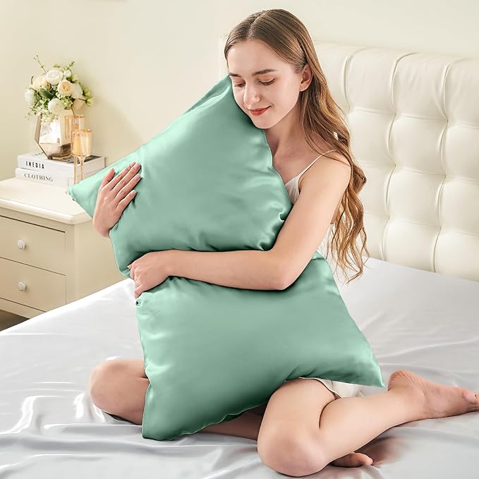 INFIIXSO Mulberry Silk Pillowcase for Hair and Skin, Silk Pillow Cases Standard Size with Hidden Zipper 20x26 Inches, Super Smooth and Soft Cooling Pillow Cases for Hot Sleepers(Mint Green, 1 Pack)