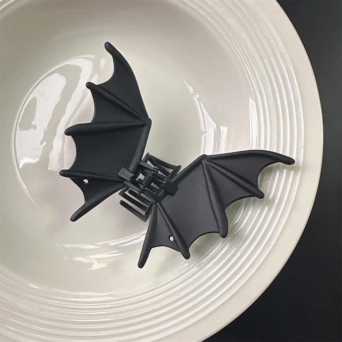 Halloween Bat Hair Clip for Women Gothic Black Bat Wing Metal Claw Clips Goth Accessories Cute Matte Black Barrettes Horror Accessories Halloween Party Favors Supplies Christmas Clips
