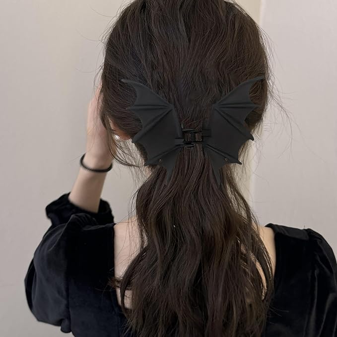 Halloween Hair Clip for Women for Thick Hair Black Bat Wing Metal Claw Clips Gothic Accessories Cute Matte Barrettes for Styling Accessories Halloween Party Favors Christmas Supplies