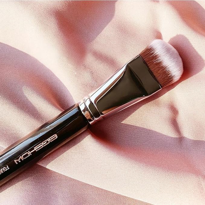 Foundation Brush, EIGSHOW Pro Slanted Brushes Angled Bristles Mask Kabuki Face Brush Perfect for Powder Liquid Cream Buffing Blending (F625)